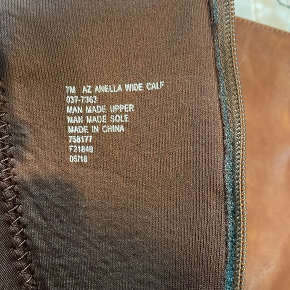 Brown boots only wore 1 time clear shoes out - Picture 3 of 3